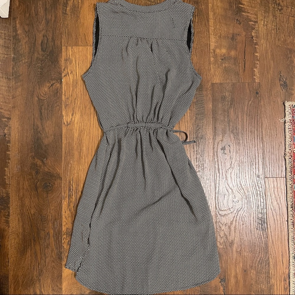 H&M Business casual dress || Professional work dress - Picture 3 of 4